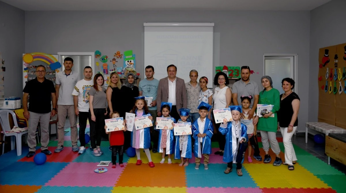 Hem mezuniyetlerini, hem Babalar Günü'nü kutladılar