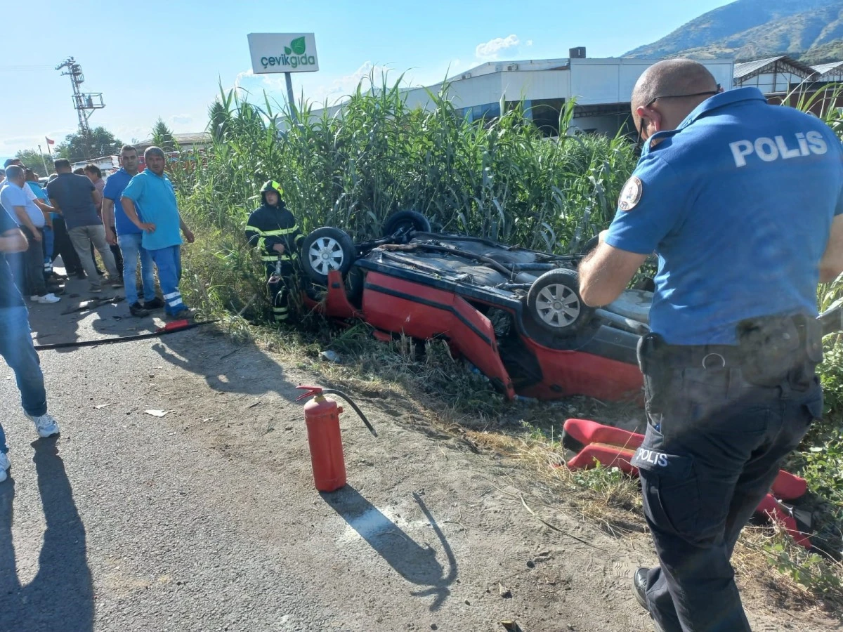 Kuyucak&rsquo;ta trafik kazası: 2&rsquo;si &ccedil;ocuk 4 yaralı