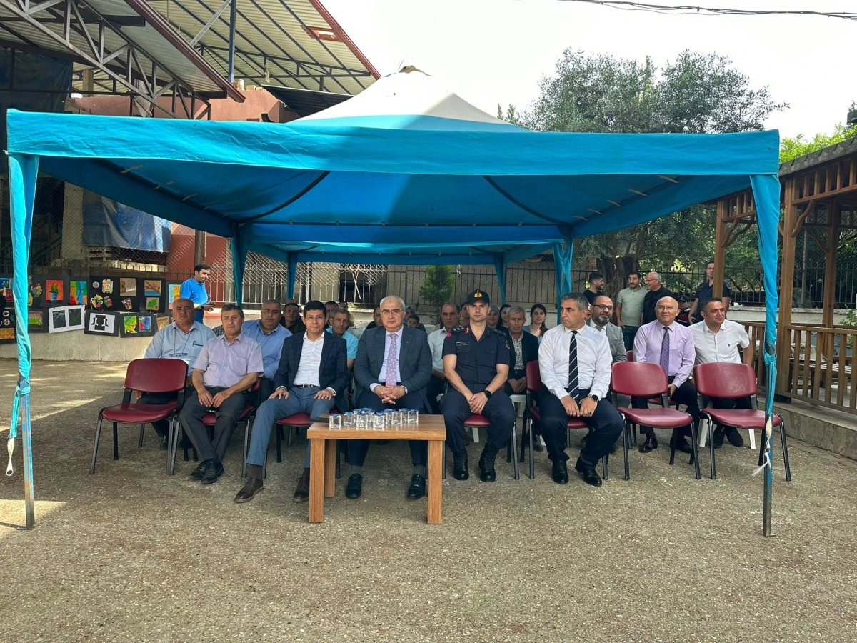 Başkan Özcan miniklerin karne sevincine ortak oldu
