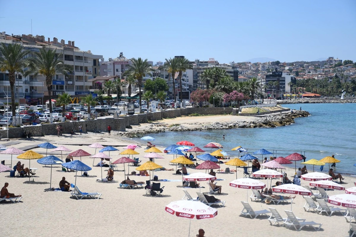 KUŞADASI EŞSİZ DOĞASI VE MAVİ BAYRAKLI PLAJLARIYLA MİSAFİRLERİNİ BEKLİYOR