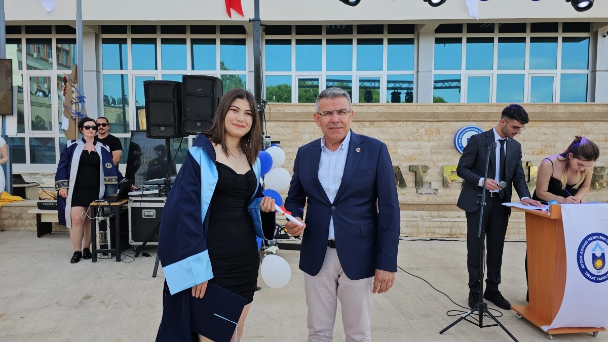 Ziraat Fakültesi'nde mezuniyet coşkusu