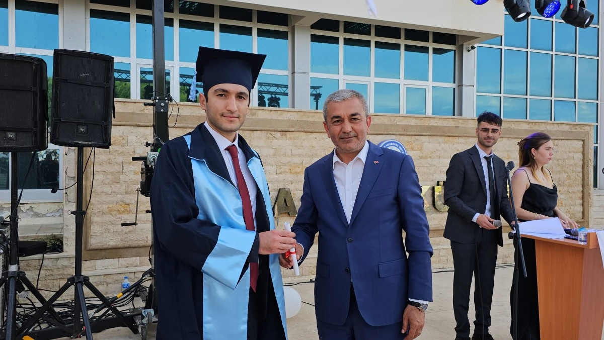 Ziraat Fakültesi'nde mezuniyet coşkusu