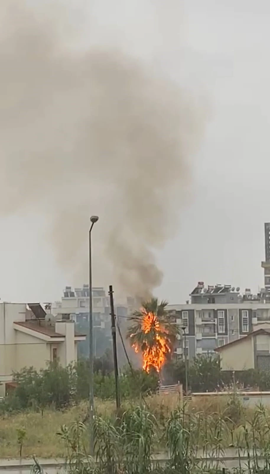 Aydın yağmura teslim oldu, şehir yaz ortasında kışı yaşadı