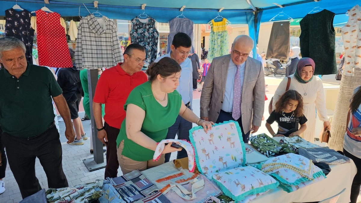Nazilli’de aile sosyal destek merkezi ve sergi açılışı yapıldı