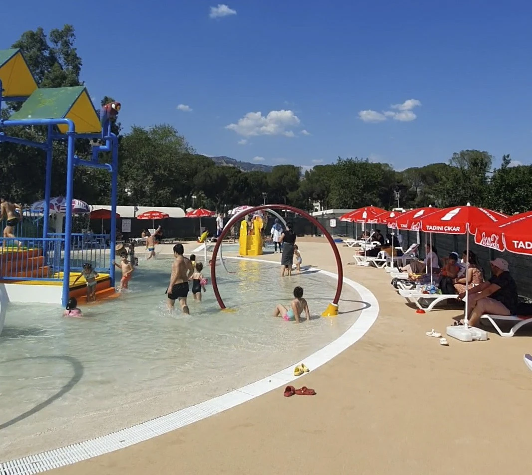Aydın Tekstil Park çocuklara aquaparkıyla da eğlence sunuyor