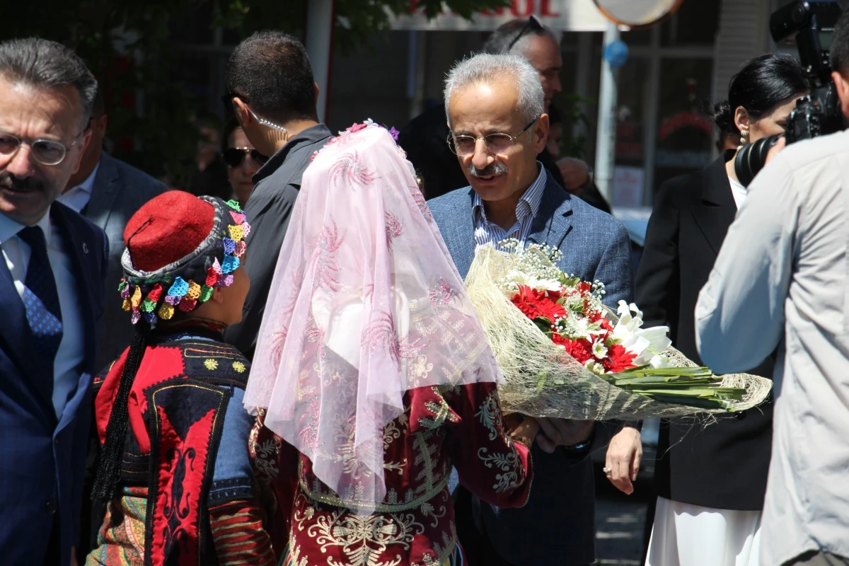 Bakan Uraloğlu, Vali Aksoy ile g&ouml;r&uuml;şt&uuml;