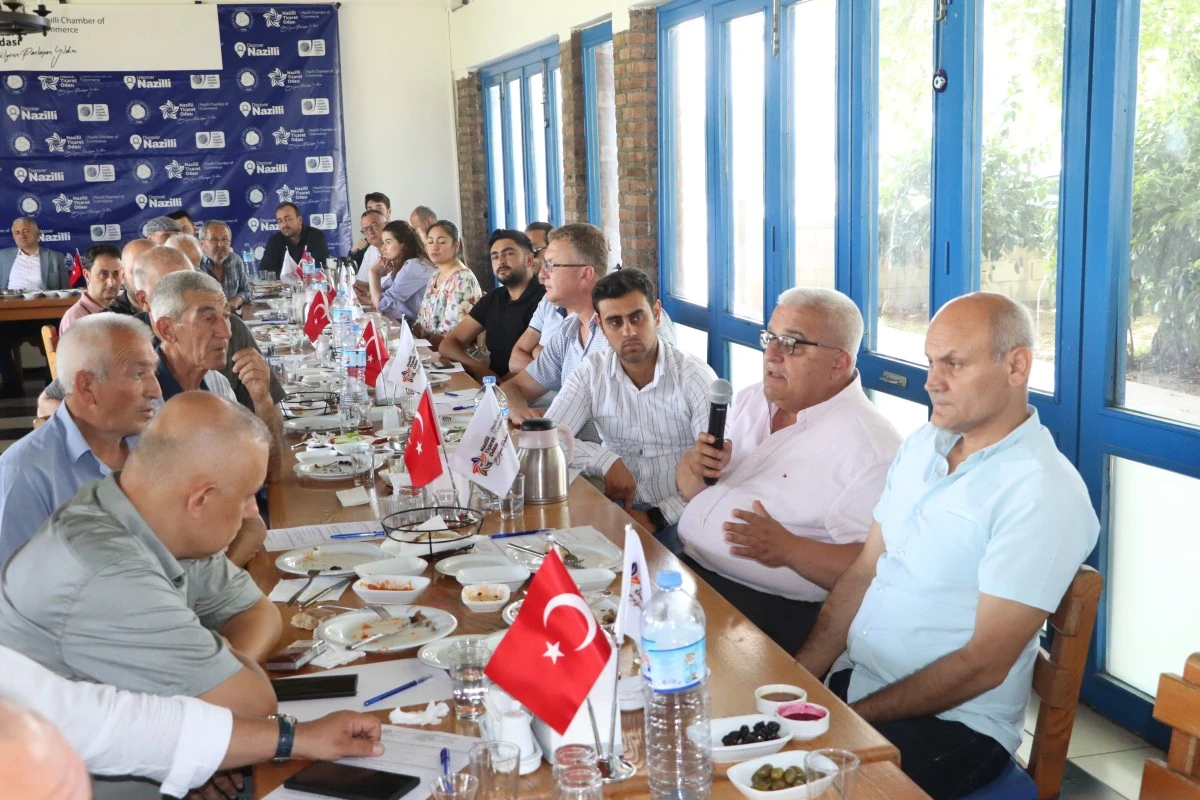Kuyucak’ta Nazilli Ticaret Odası Üye Buluşma Toplantısı yapıldı
