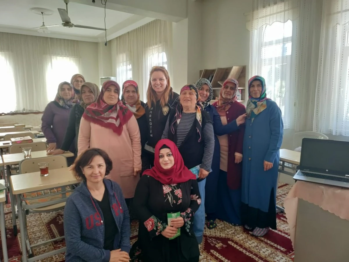 Uyuşturucunun zararlarına deniz altından dikkat çektiler