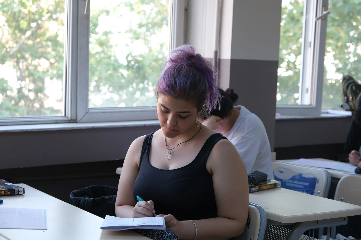 Devlet memuru olmak isteyenler bu kursa akın ediyor