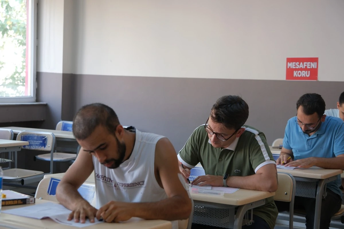 Devlet memuru olmak isteyenler bu kursa akın ediyor