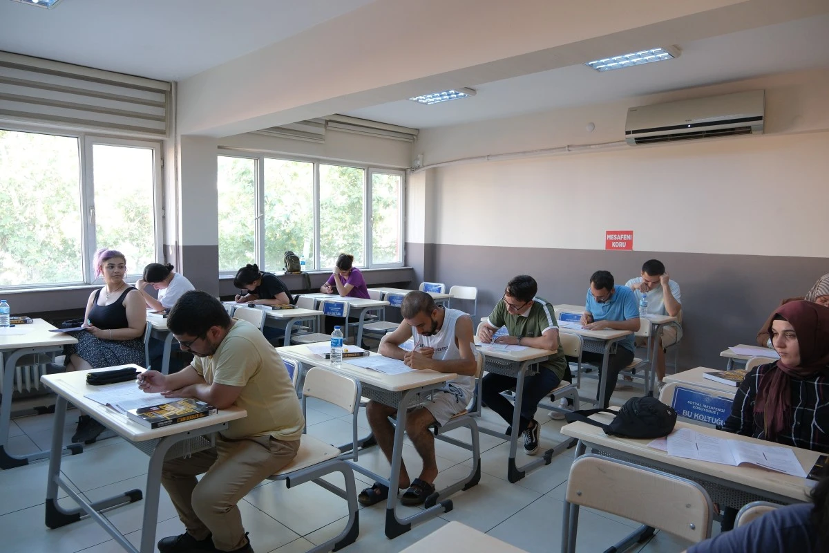 Devlet memuru olmak isteyenler bu kursa akın ediyor