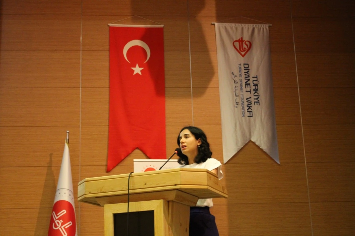 Aydın'da 'Bir Yetime Aile Olmak' temalı panel düzenlendi