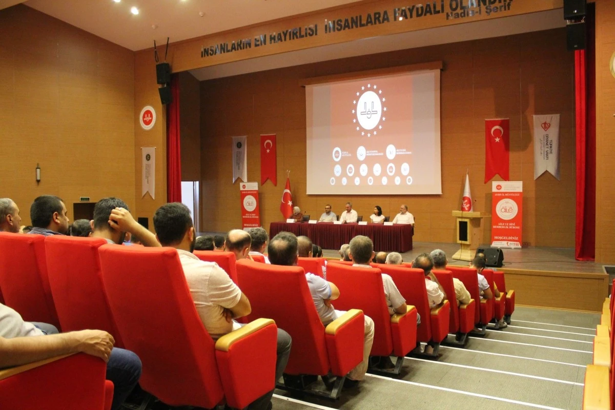 Aydın'da 'Bir Yetime Aile Olmak' temalı panel düzenlendi