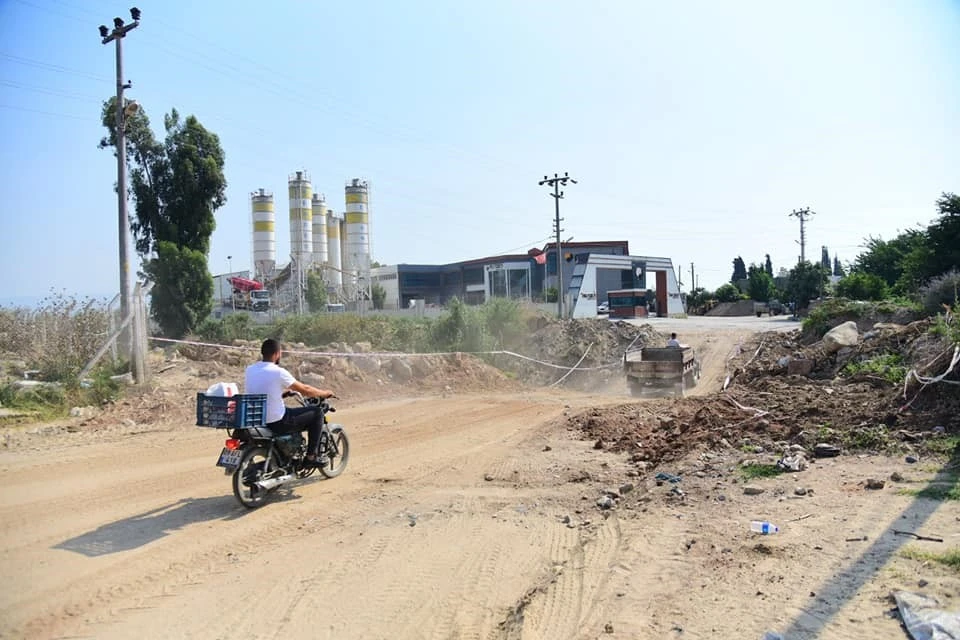 İncirliova’da yıkılan köprüye “dolgulu” geçici çözüm