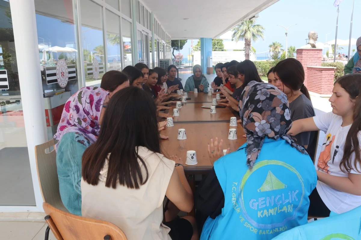 Kuşadası'nda 21. Dönem Ulusal Gençlik Kampı düzenlendi