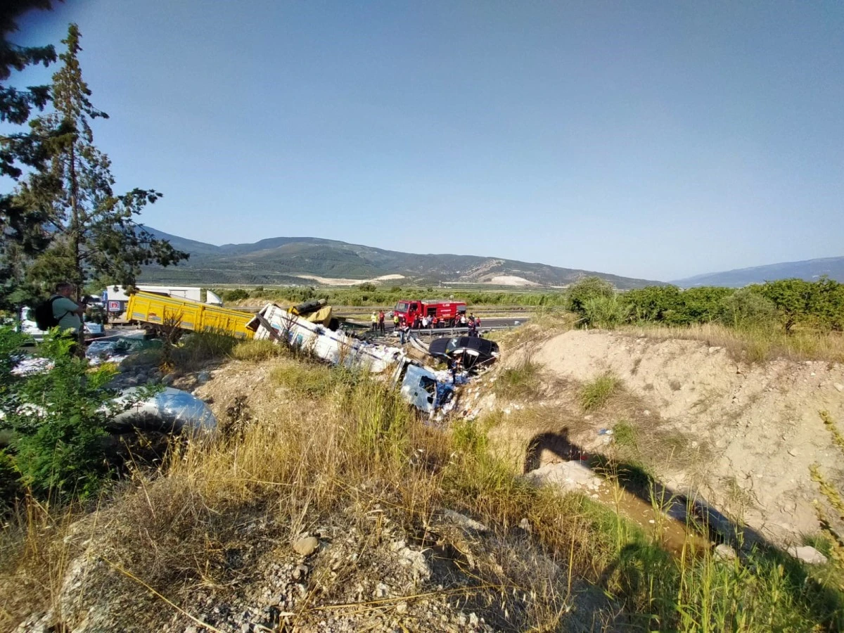 Buharkent'teki feci kazada ölenlerin kimlikleri belirlendi