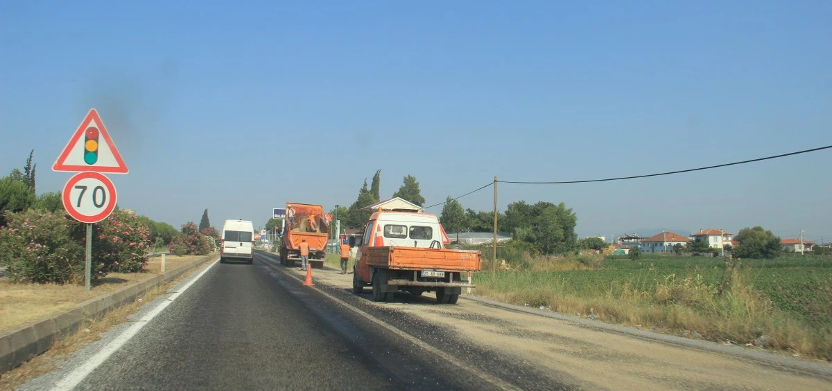 Aydın’da etkili olan çöl sıcakları asfalt eritti