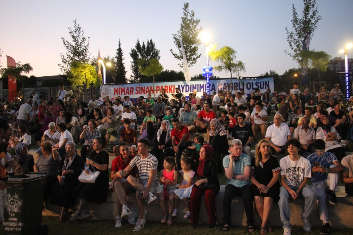Mimar Sinan Parkı ünlü sanatçı Uluğ konseri ile kapılarını açtı
