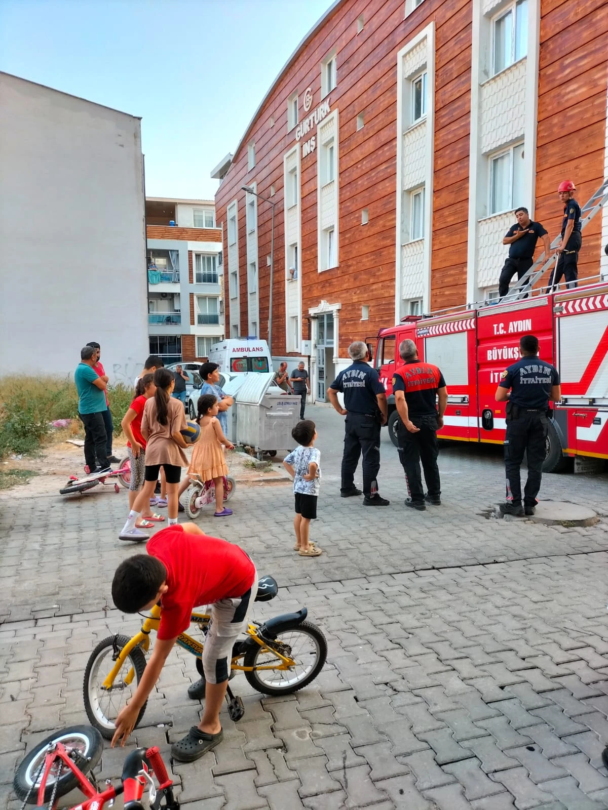 Kadın ve Oğlundan Haber Alınamadı, Ekipler Teyakkuza Geçti
