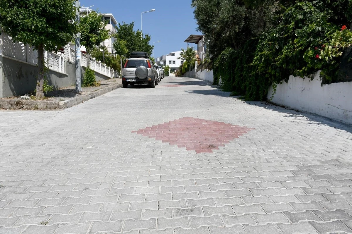 Kadınlar Denizi Mahallesi’nde 44 bin metrekarelik yol yenileniyor