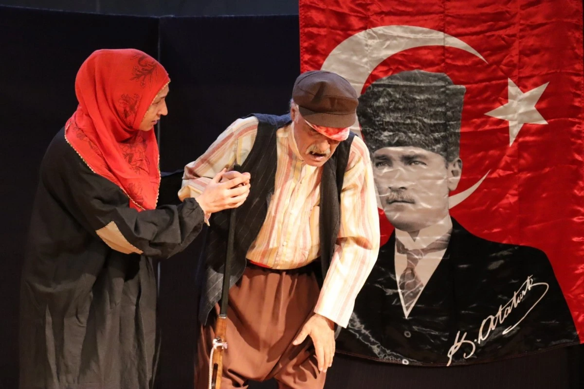 'Vatan Sevdalıları' Nazilli'de büyük beğeni topladı