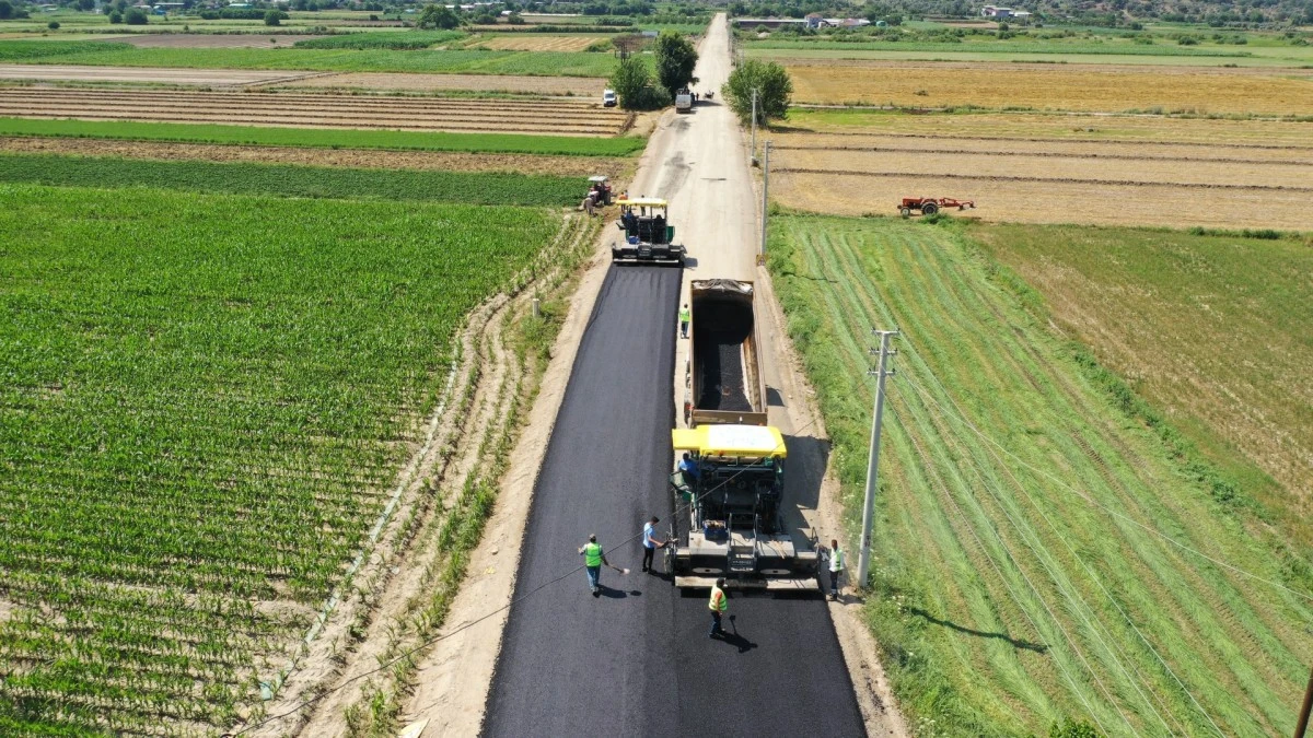 AYDIN BÜYÜKŞEHİR BELEDİYESİ YOL YAPIM ÇALIŞMALARINI SÜRDÜRÜYOR