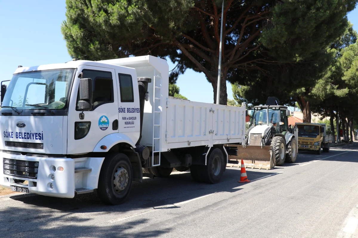 Söke Belediyesi ekipleri Güllübahçe'de temizlik çalışması başlattı