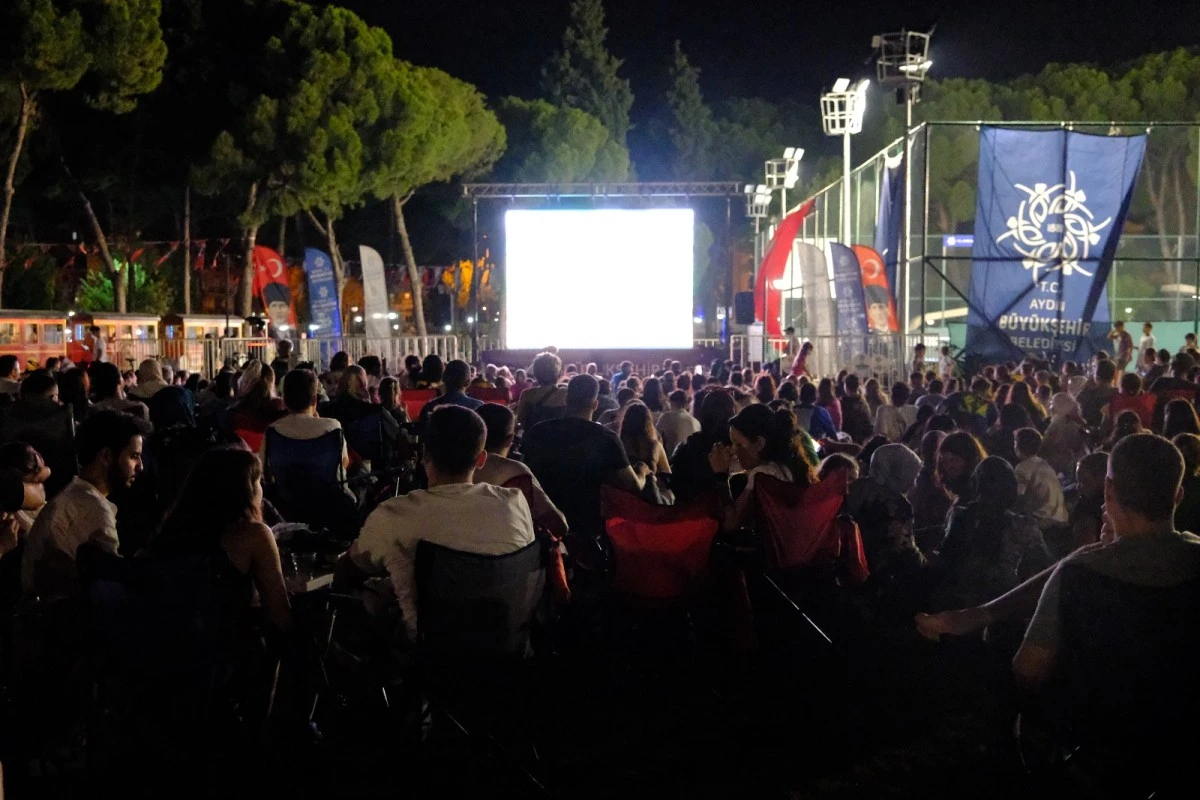 TEKSTİL PARK’TA SİNEMA GECELERİNE YOĞUN İLGİ