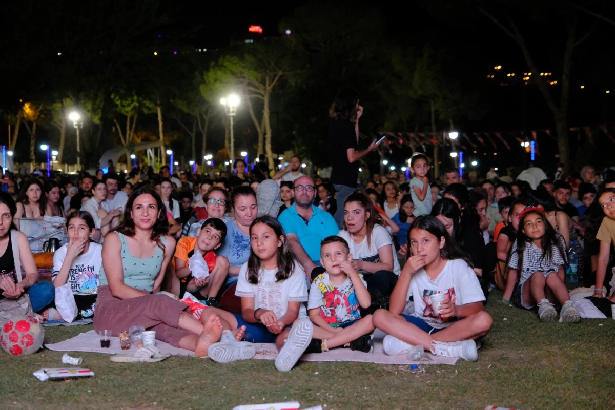 TEKSTİL PARK’TA SİNEMA GECELERİNE YOĞUN İLGİ