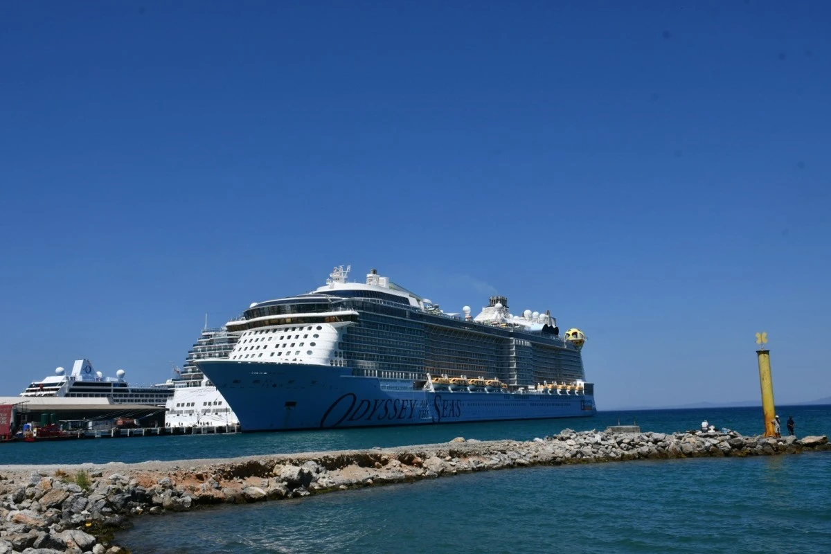 Kuşadası kruvaziyer turizminde rekora koşuyor