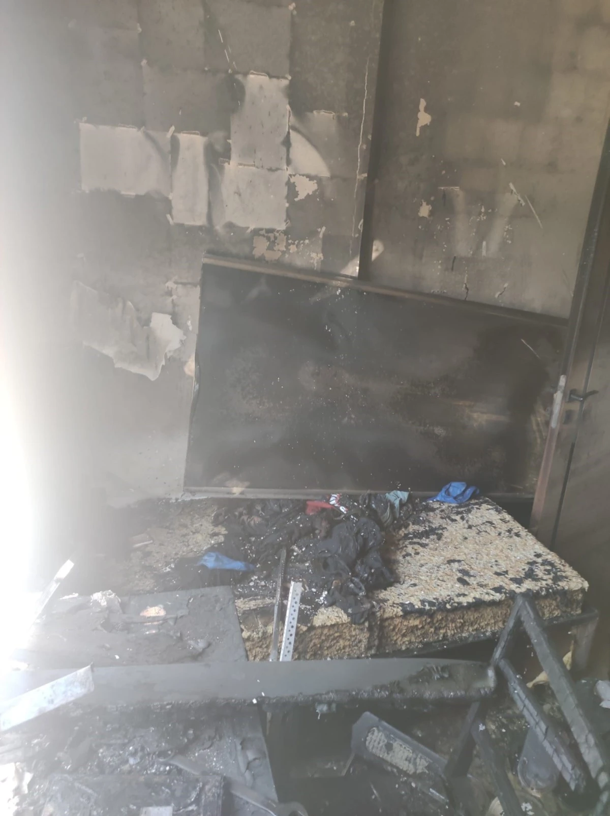 Kuşadası’ndaki yangına itfaiyeden zamanında müdahale