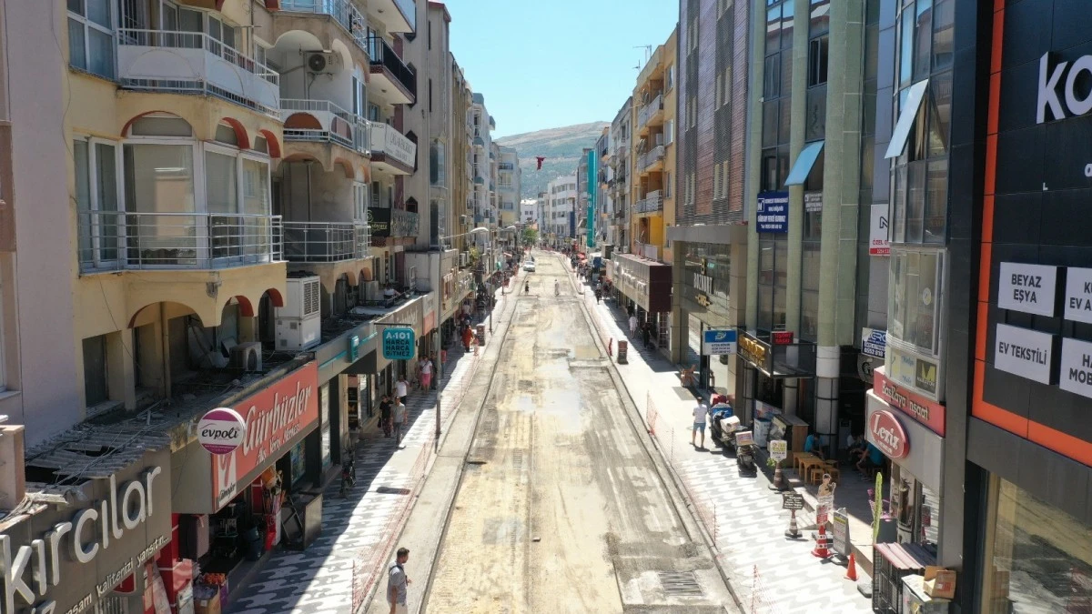 Söke'nin yolları yenileniyor