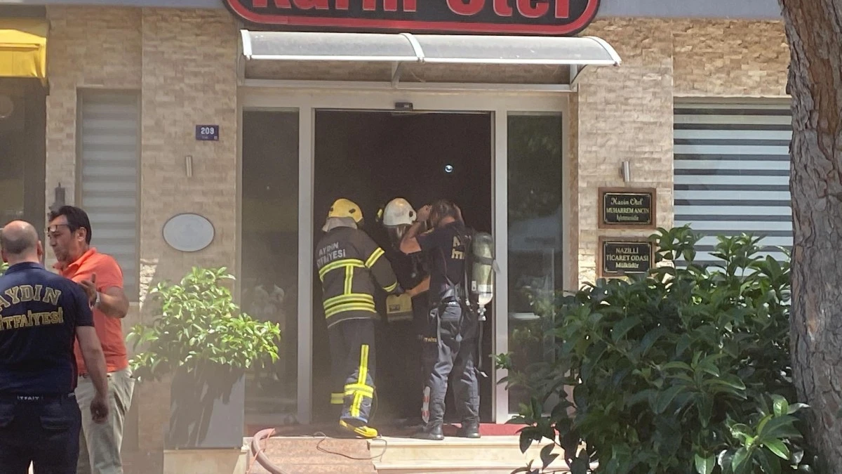 Yangın çıkan oteldeki vatandaşlar tahliye edildi