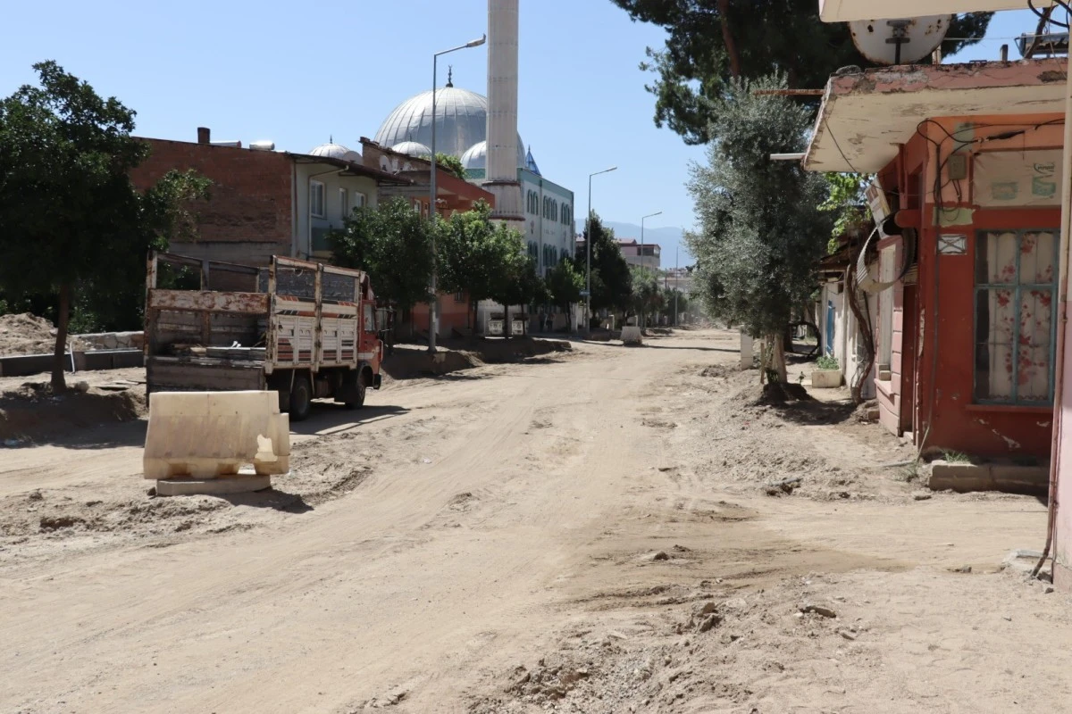 Nazilli Belediyesi Yeşil Mahalle’de çalışmalarını sürdürüyor