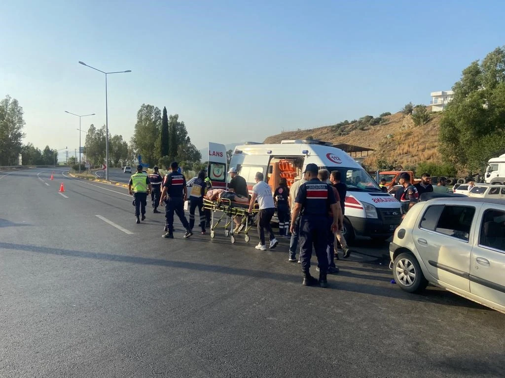 Çakırbeyli Kavşağı'nda kaza 3 yaralı
