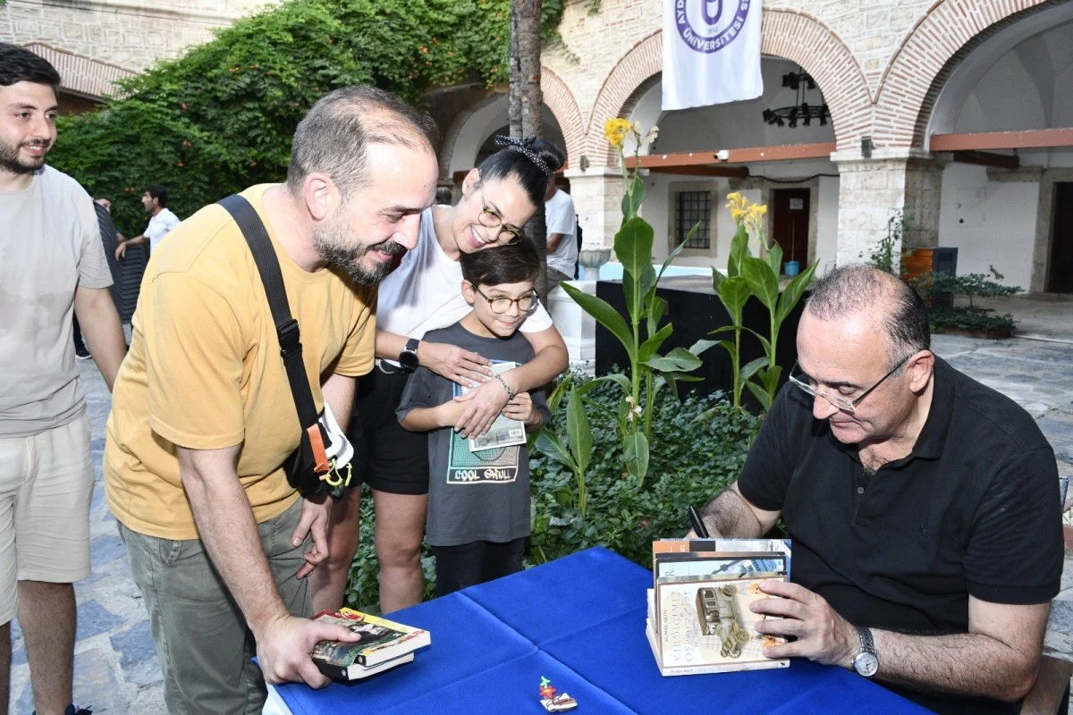 Ünlü şair ve yazar Akın: “Başkan Günel ile Kuşadası’nda çok büyük bir değişim olduğunu gördüm” 