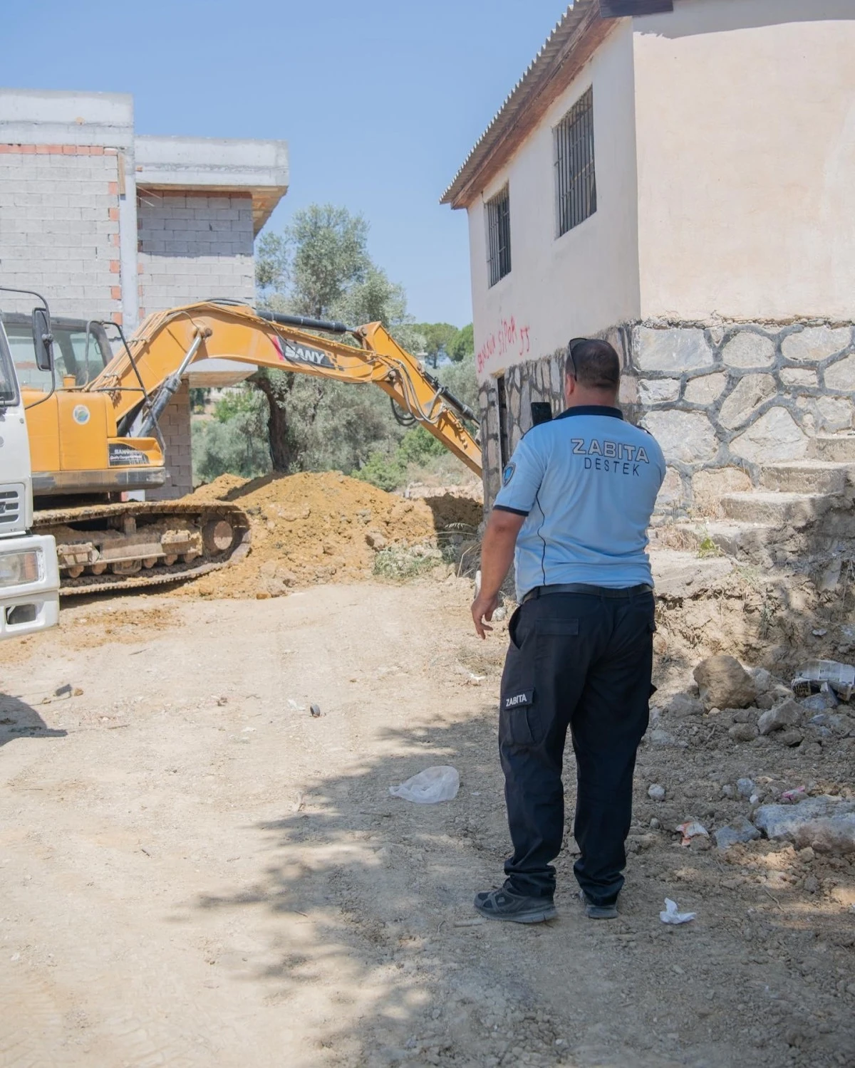 Kuşadası’nda inşaat yasaklarına uymayanlara geçit yok