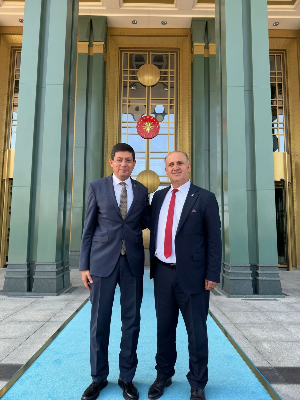 Aytekin Kaya AK Parti rozetini taktı
