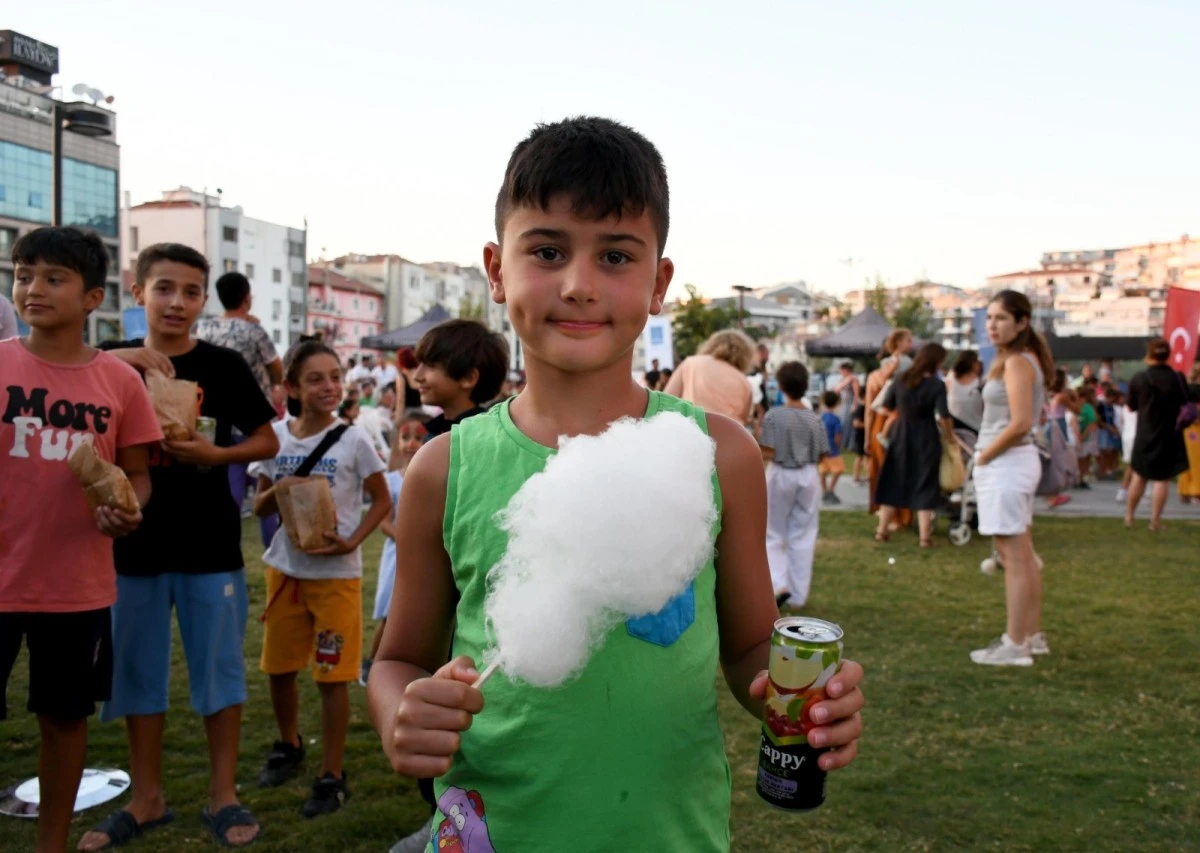 Kuşadalı minikler Şubadap Çocuk ile gönüllerince eğlendi