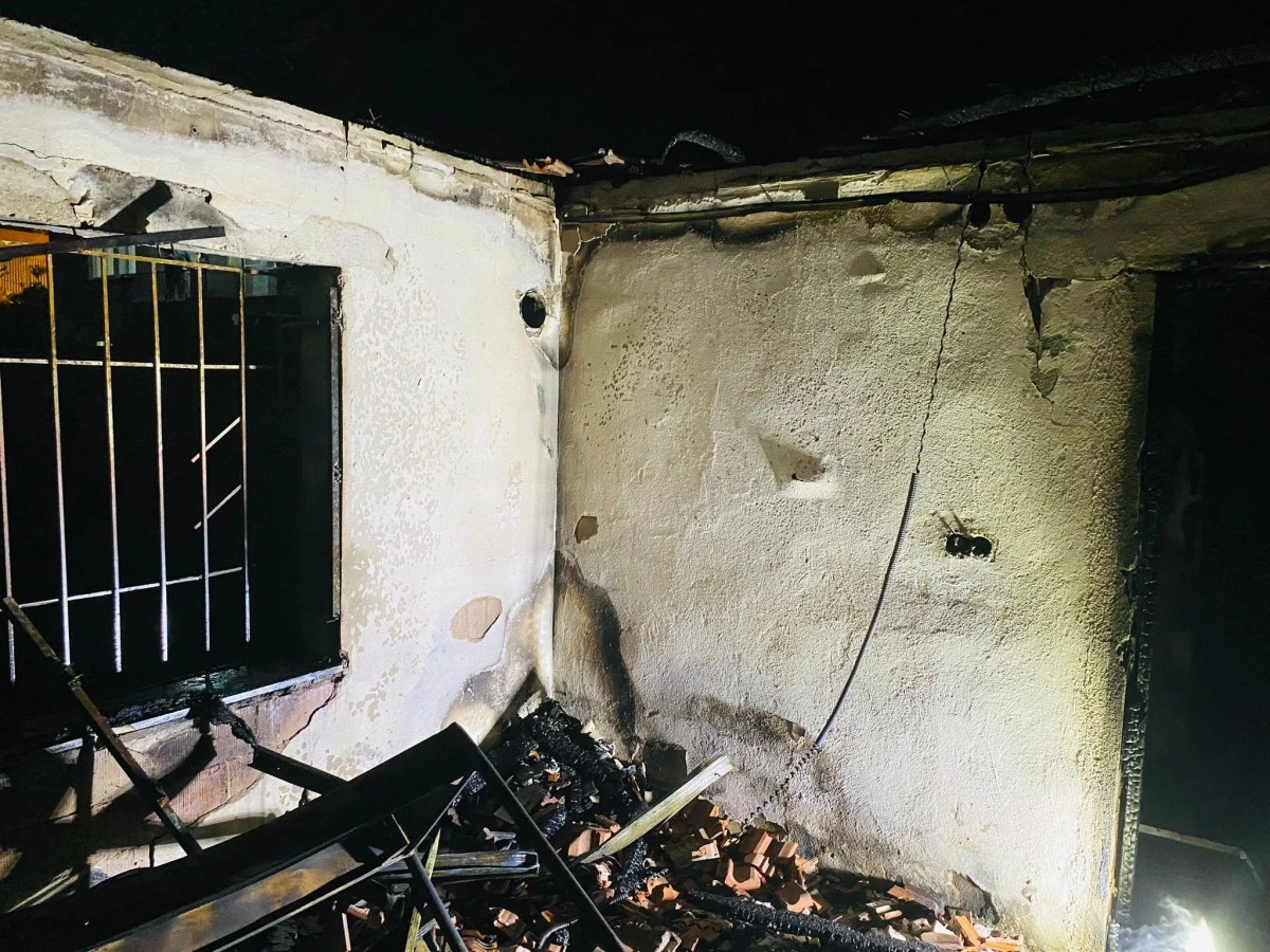 İncirliova'da müstakil ev küle döndü