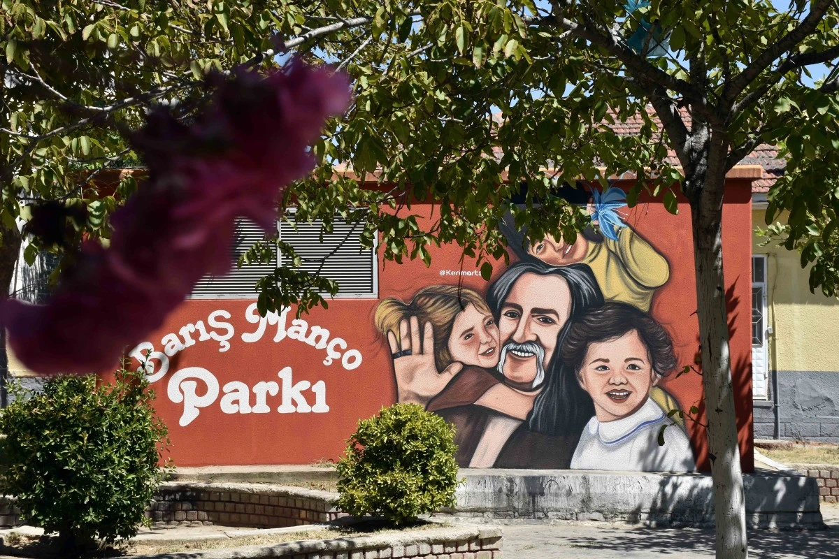 Bu parka gelenleri Barış Man&ccedil;o karşılıyor