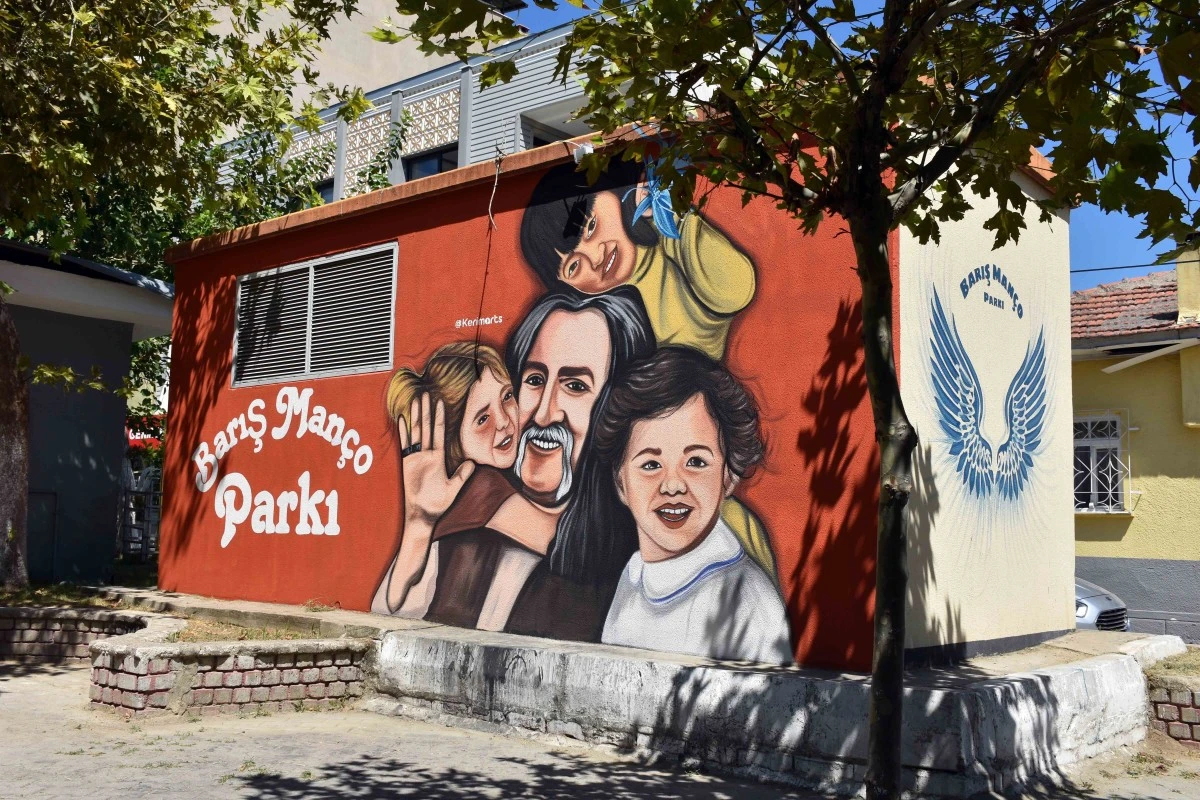 Bu parka gelenleri Barış Manço karşılıyor