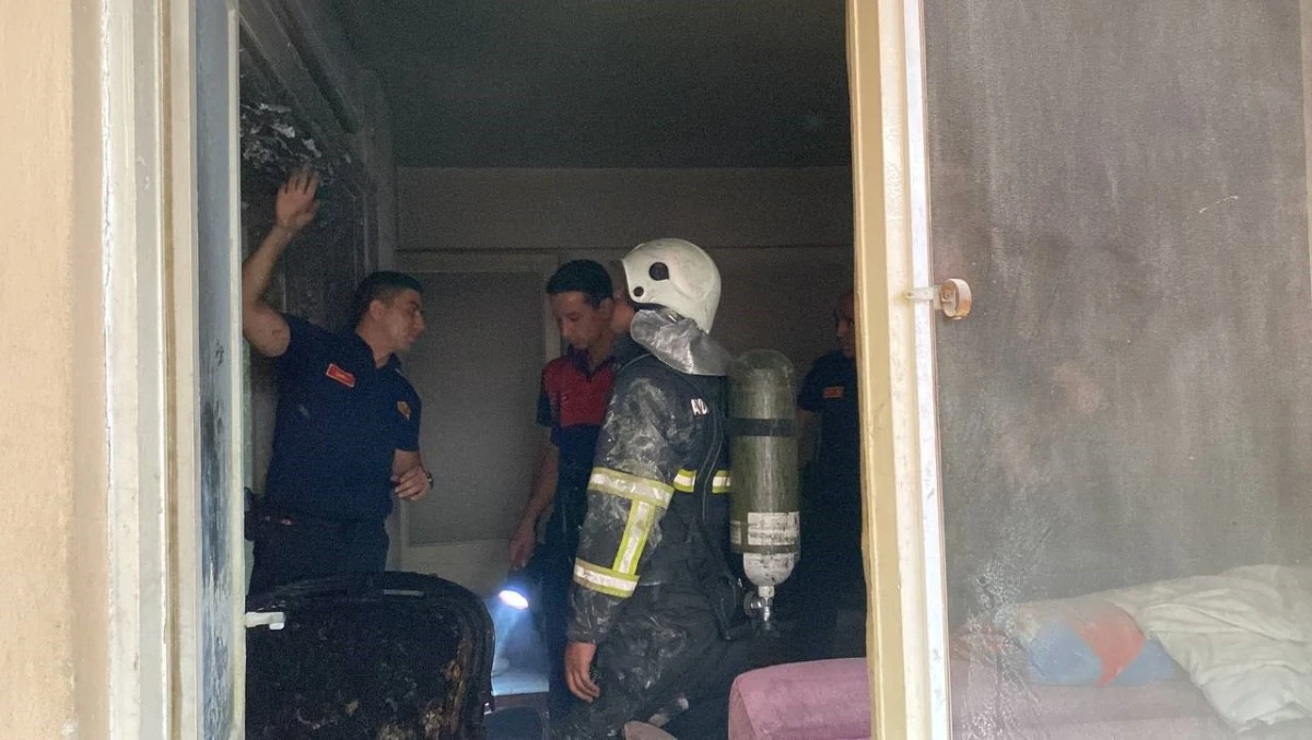Alevlerden yalınayak kaçarak kurtuldu