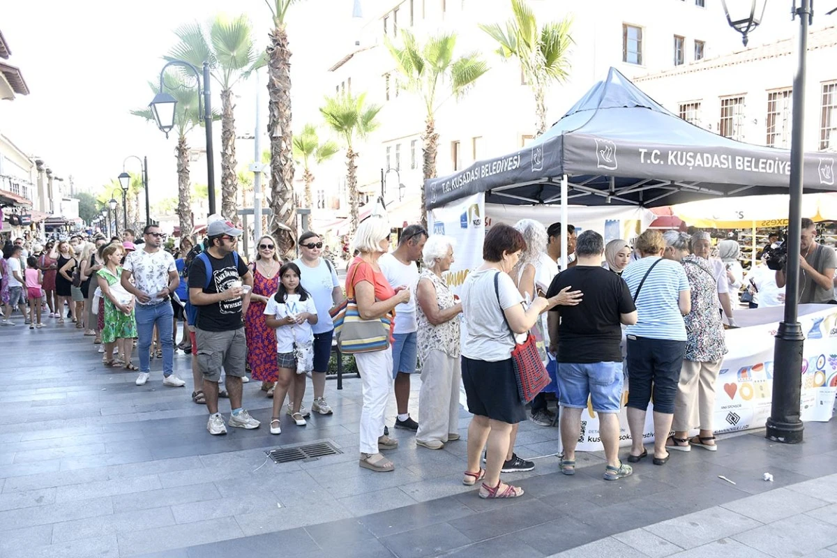 TÜRKİYE KUŞADASI SOKAK FESTİVALİ’NDE BULUŞTU