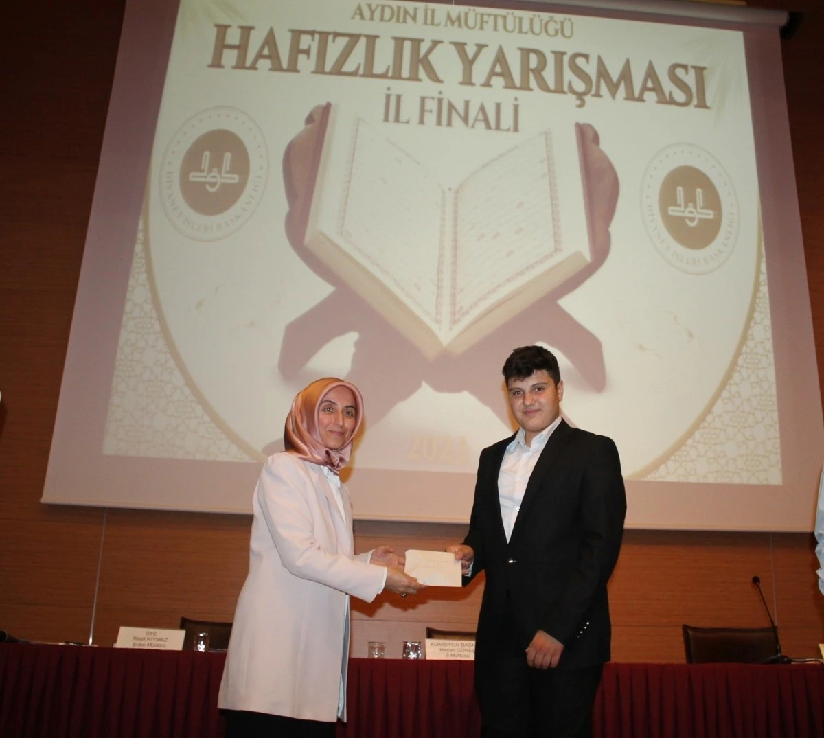 Kur'an kursu öğrencilerinin katıldığı yarışmada birinci 'Şengül' oldu