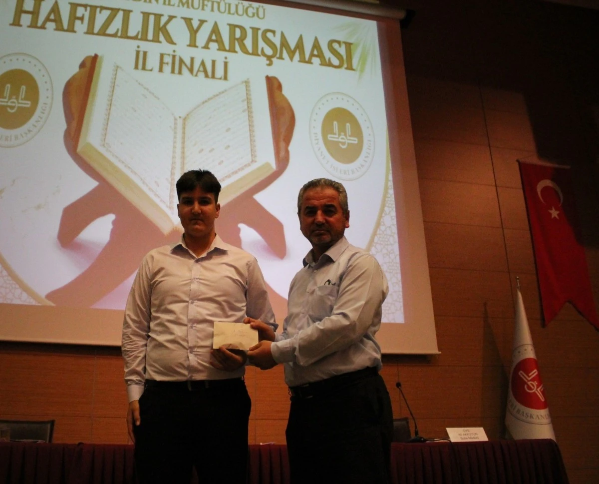 Kur'an kursu öğrencilerinin katıldığı yarışmada birinci 'Şengül' oldu