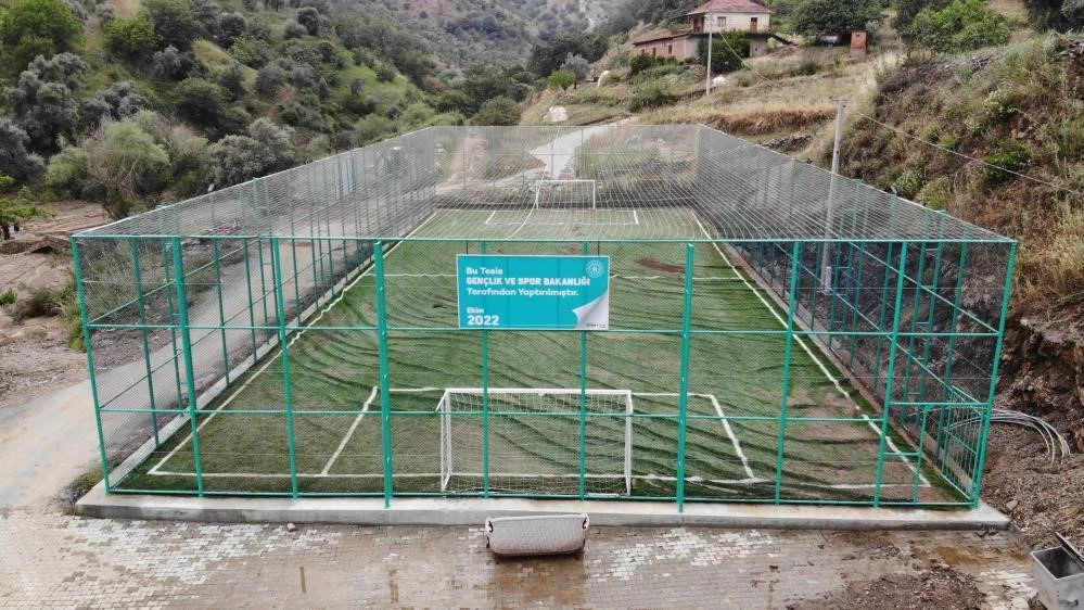 Spordan mahrum kalan Meşeli Köyü’nün gençleri yetkililerden yardım bekliyor