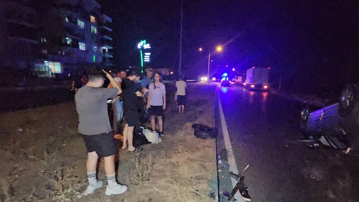 Kamyonun çarptığı otomobil ok gibi fırladı