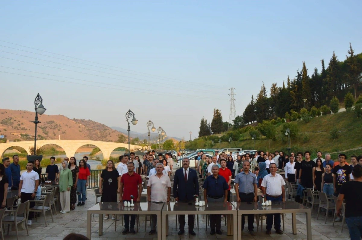 YKS’de başarılı öğrenciler ödüllendirildi