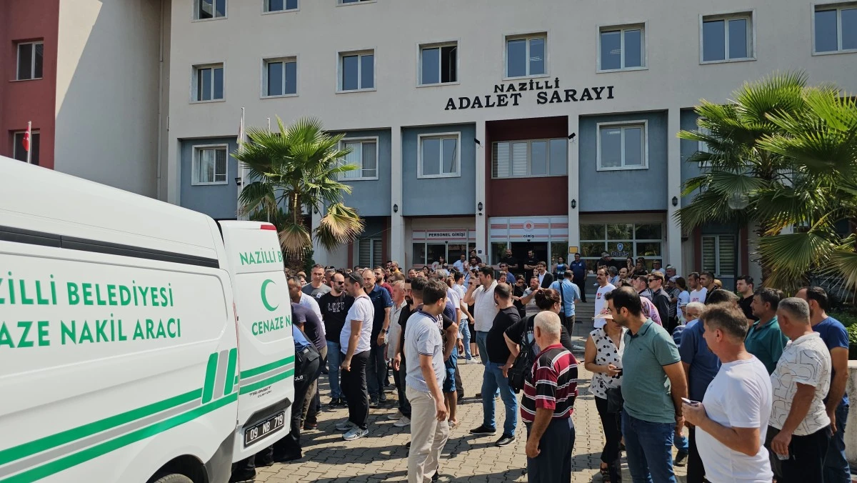 Adliye çalışanı genç kadın gözyaşları içinde uğurlandı